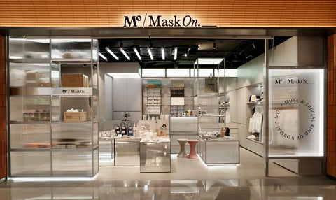 MO / MaskOn._ 